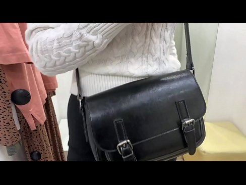 ❤️ Masturbasi umum tina jalang ngora FeralBerry sareng dildo di kamar pas ️ porno dina su.sex00.top
